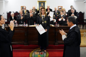 Justicia distingue a la Académica de Número de la RAJYL Rosario Jiménez Rubio con la Cruz de San Raimundo de Peñafort