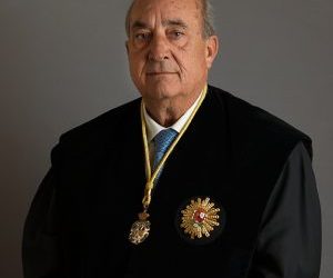 Ramón Orozco Rodríguez condecorado con la Cruz Distinguida de Primera Clase de San Raimundo de Peñafort